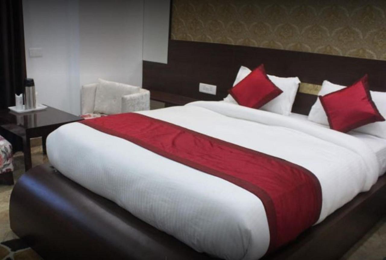 Hotel Golden Tulip Purnia Екстер'єр фото